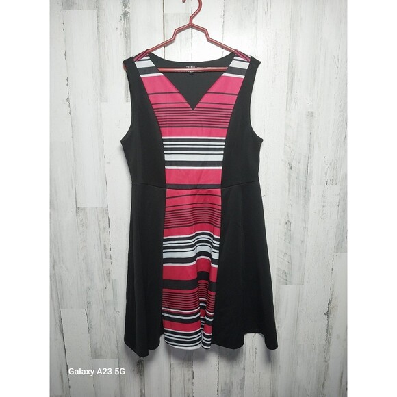 Torrid Dresses & Skirts - Torrid Scuba Skater Sleeveless Dress Womens Size 2X Knee Length Fit Flare Mod